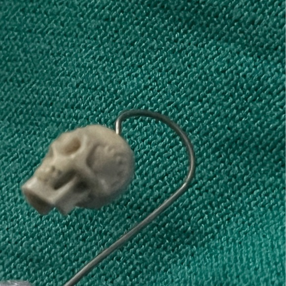 Rare bone carved skull earrings and pendant - Picture 12 of 13